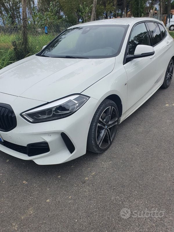 Usata BMW 118 150 CV (110 kW) 2022 Bianco Utilitaria