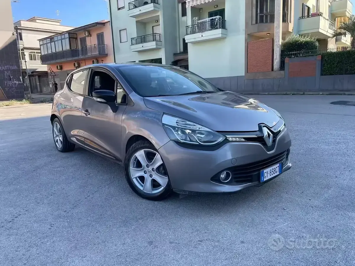 Usata Renault Clio IV 75 CV (55 kW) 2014 Grigio Berlina