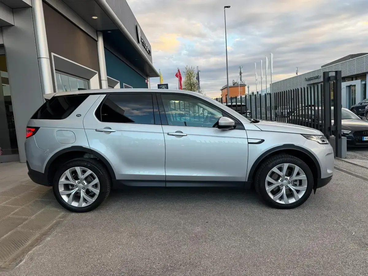 Usata Land Rover Discovery Sport SE 163 CV (119 kW) 2022 Argento SUV