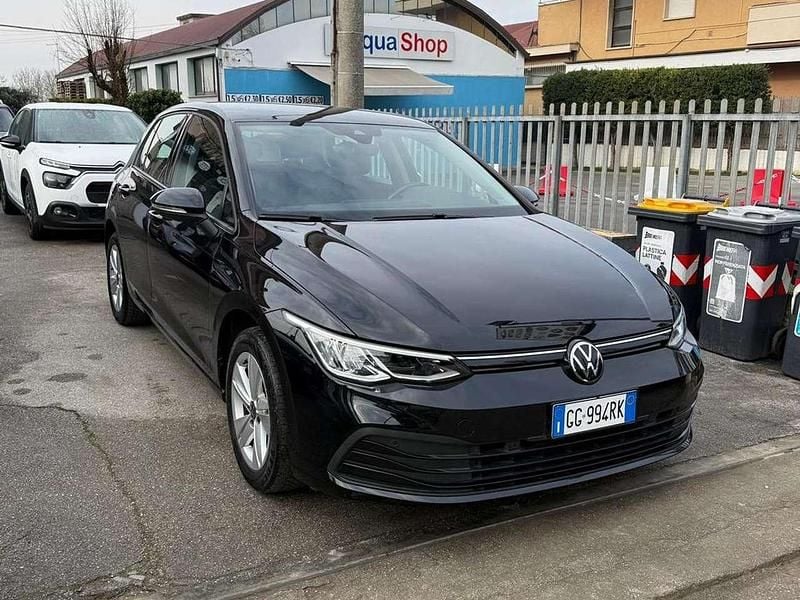 Usata VW Golf VIII Life 110 CV (80 kW) 2021 Nero Berlina