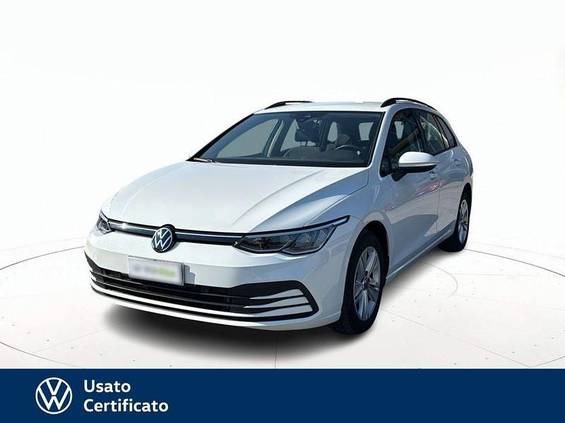 Usata VW Golf VIII Life 116 CV (85 kW) 2024 Bianco / pastello Station wagon