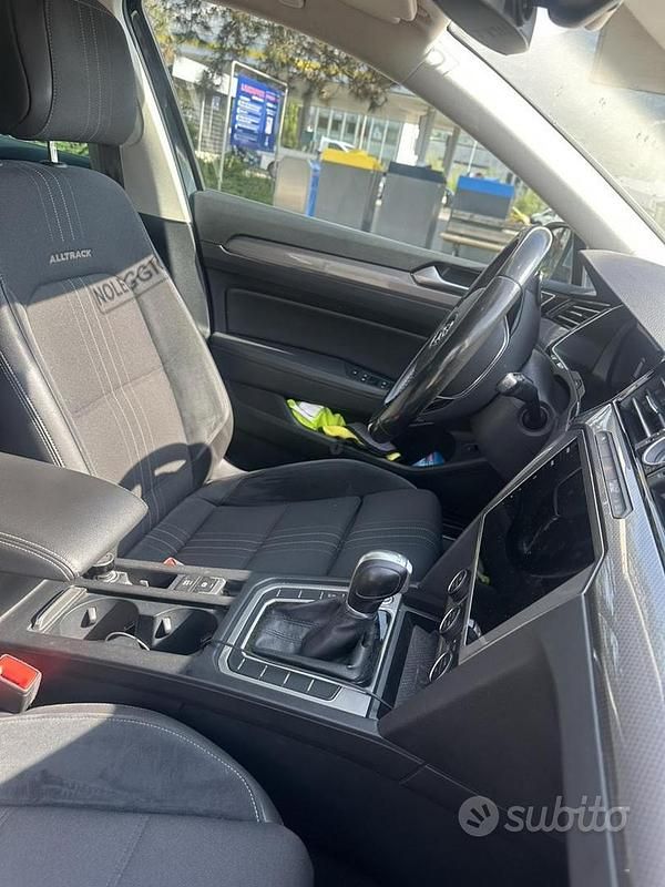 Usata VW Passat 190 CV (139 kW) 2019 Nero Station wagon