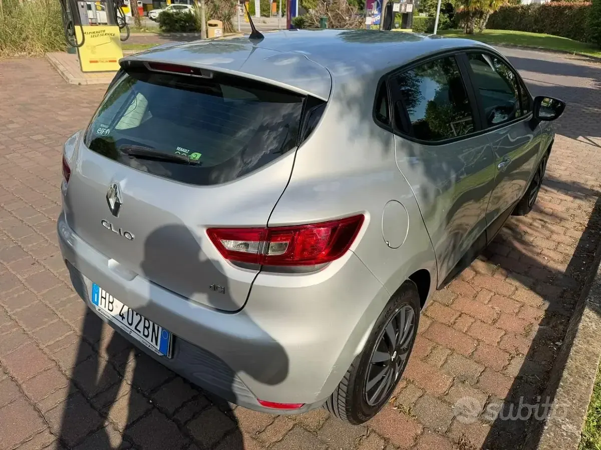 Usata Renault Clio IV 90 CV (66 kW) 2015 Grigio Berlina