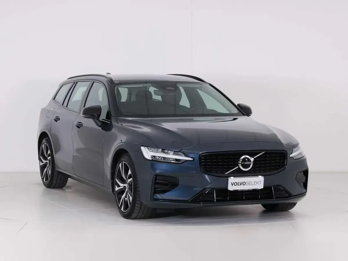 Usata Volvo V60 Plus 197 CV (144 kW) 2023 Blu Station wagon
