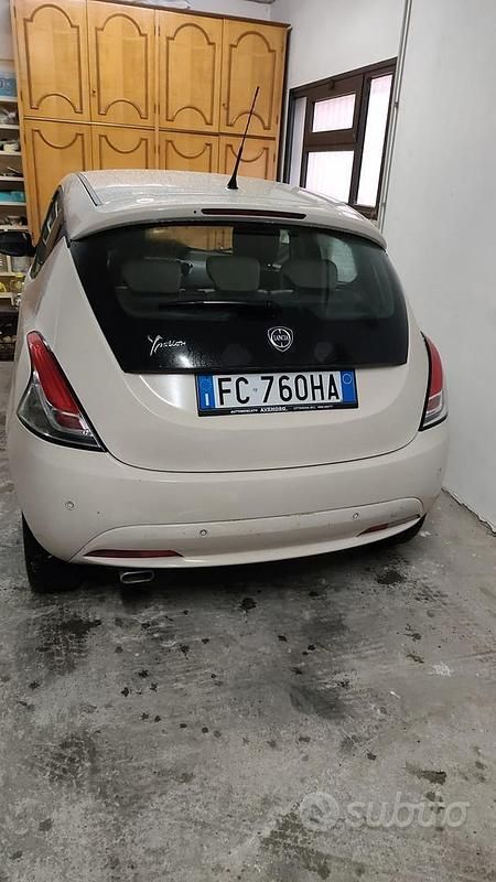 Usata Lancia Ypsilon 95 CV (69 kW) 2016 Utilitaria