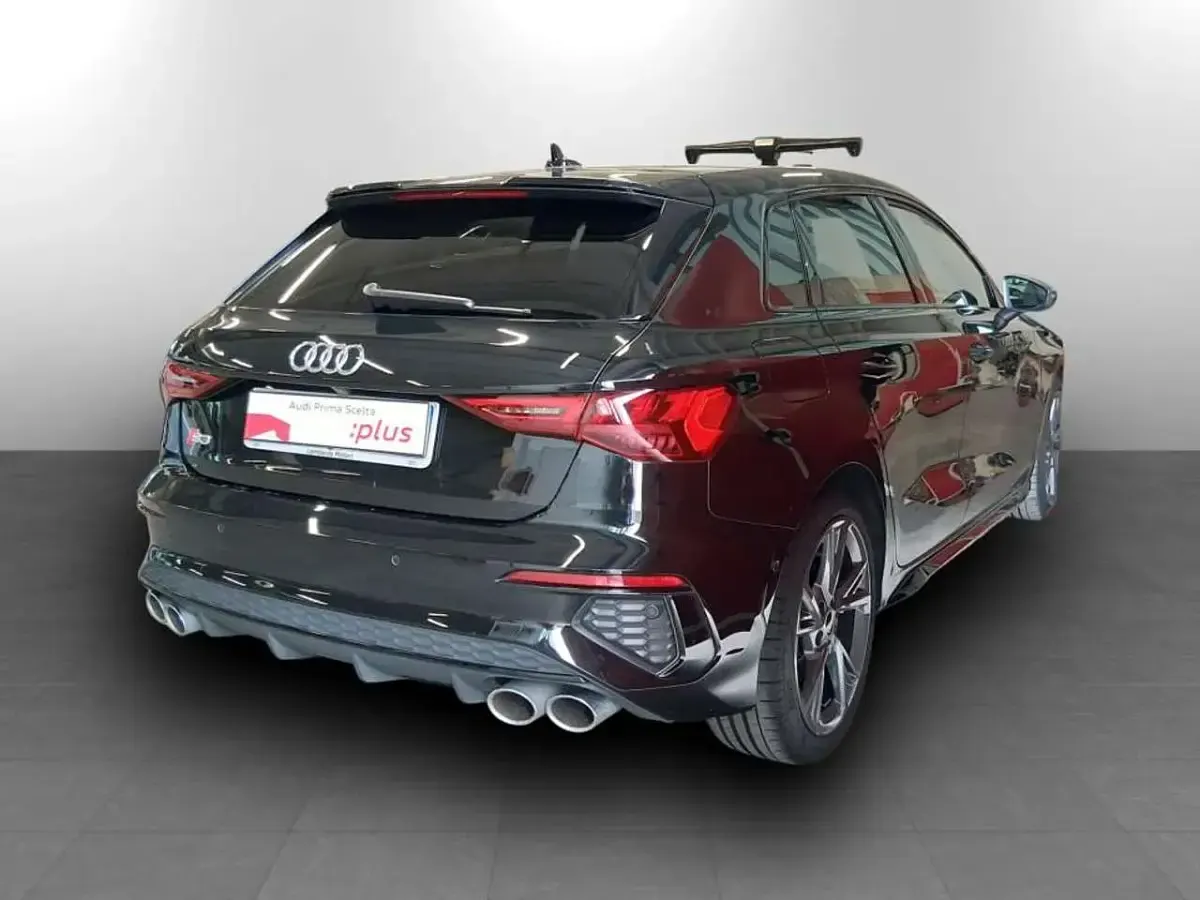 Usata Audi A3 310 CV (228 kW) 2023 Nero mito metallizzato Berlina