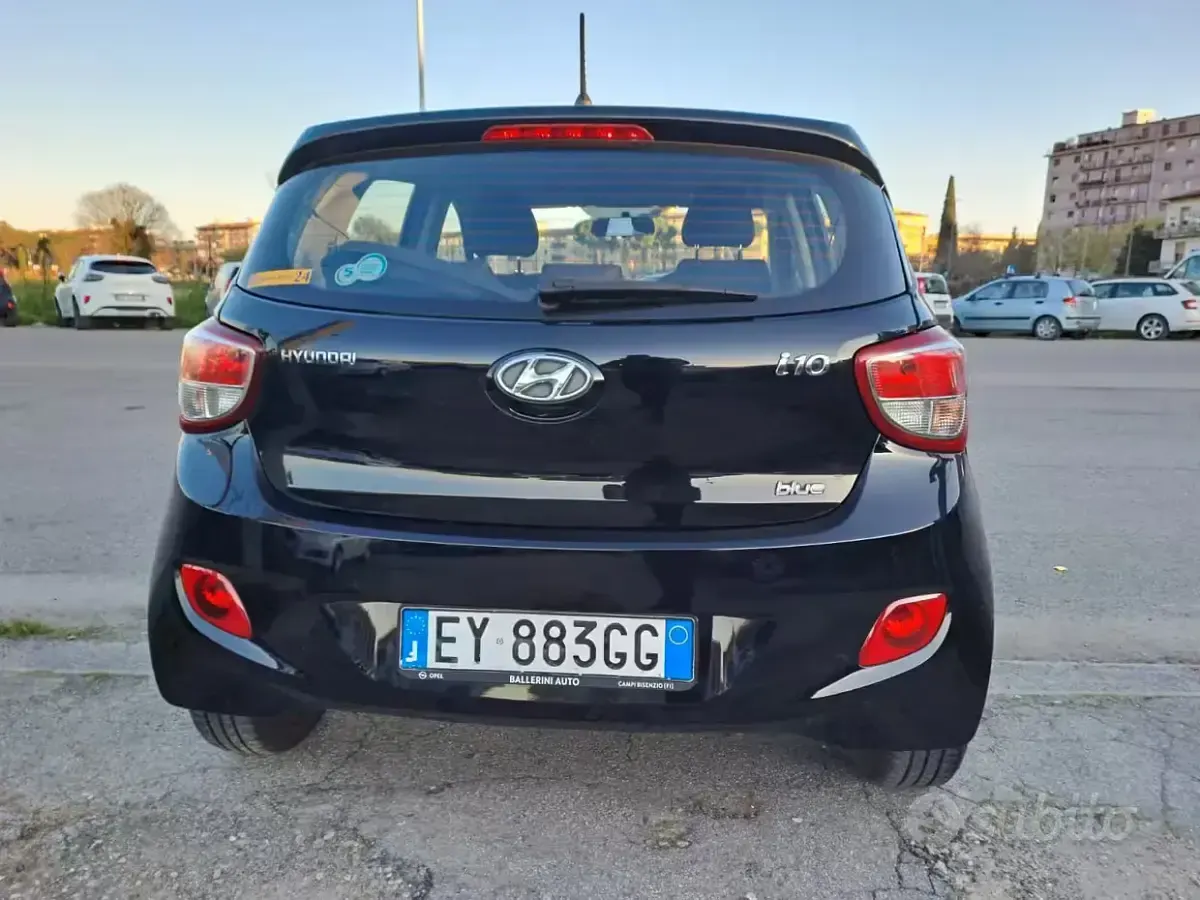 Usata Hyundai i10 67 CV (49 kW) 2015 Nero Utilitaria