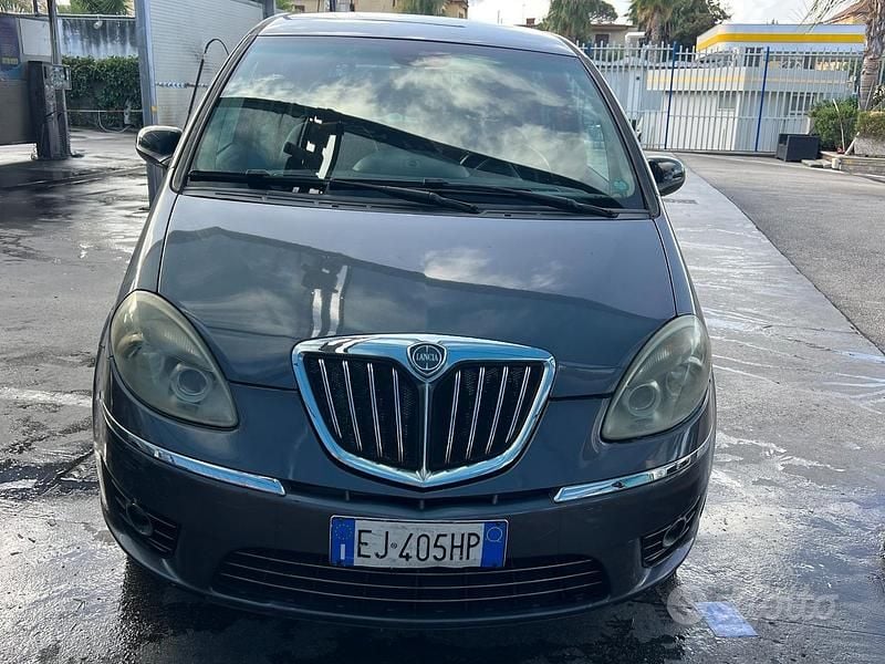 Usata 2012 Lancia Musa Monovolume | 3500 € (Buon prezzo) - Immagine 1/4