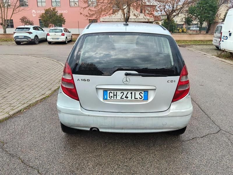 Usata Mercedes A180 Elegance 81 CV (59 kW) 2006 Argento Berlina