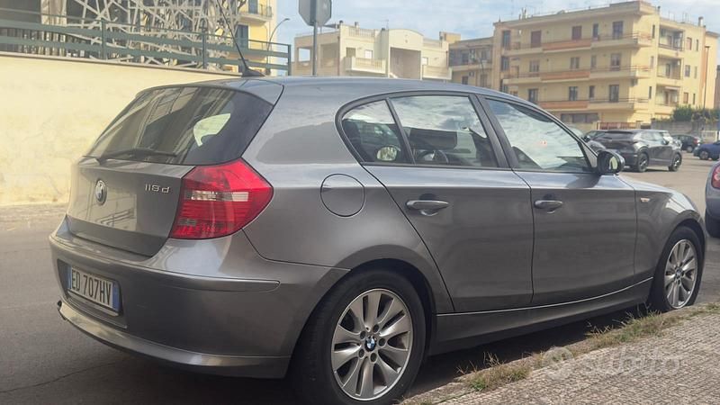 Usata 2010 BMW 118 Due volumi | 5500 € (Buon prezzo) - Immagine 1/4