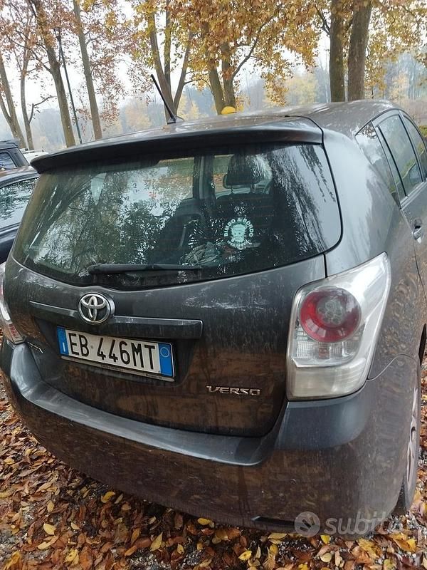 Usata Toyota Verso 150 CV (110 kW) 2010 Grigio Monovolume