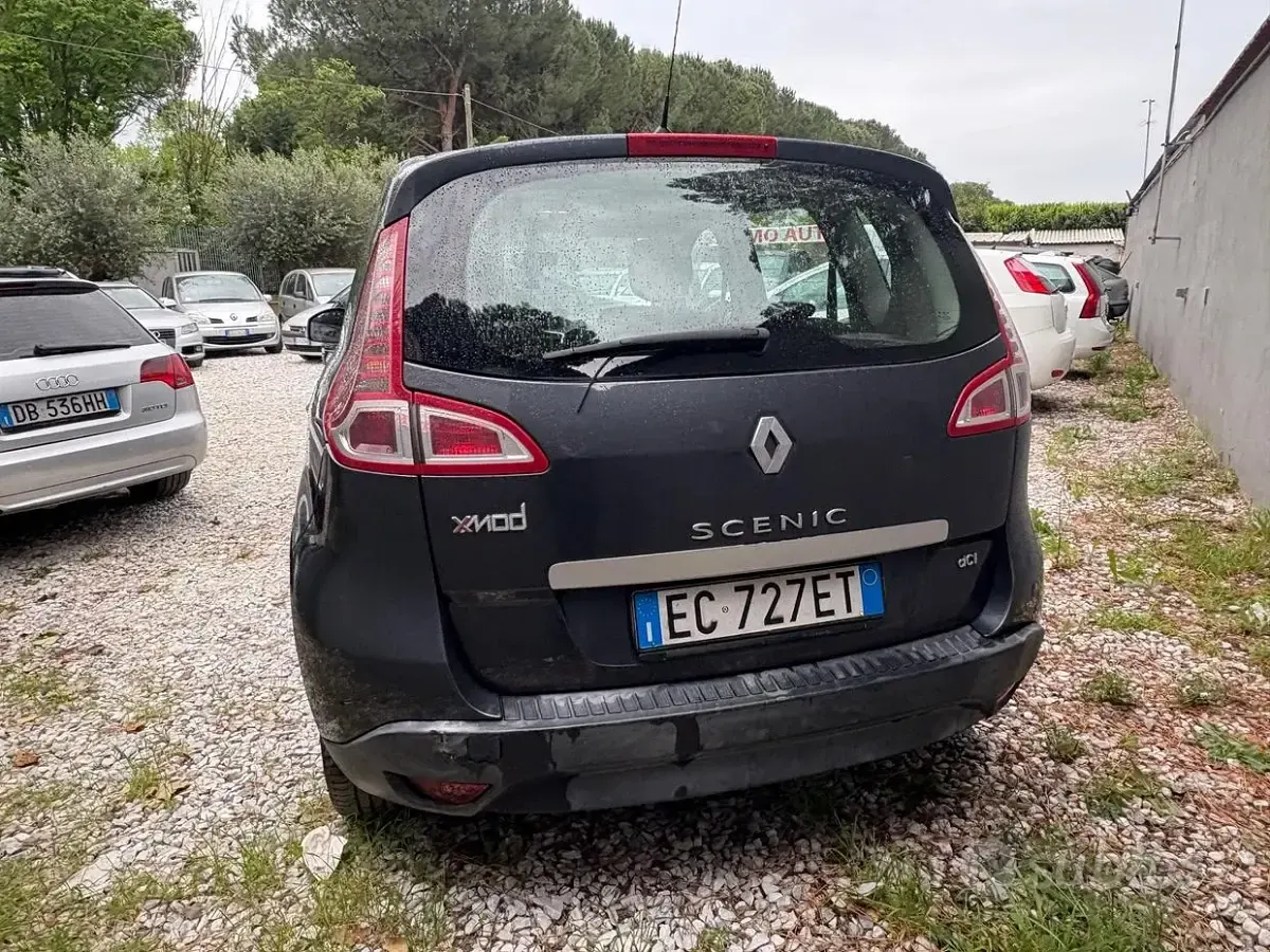 Usata Renault Scenic E-Tech Luxe 110 CV (80 kW) 2010 Nero Monovolume