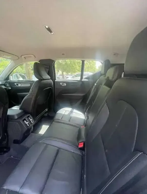 Usata Volvo XC40 Momentum 197 CV (144 kW) 2022 Bianco SUV