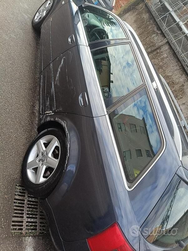 Usata Audi A4 140 CV (102 kW) 2003 Grigio Station wagon