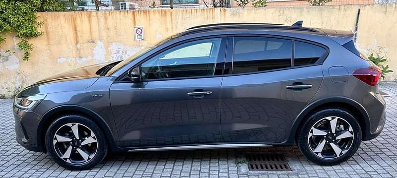 Usata Ford Focus Active 125 CV (91 kW) 2022 Grigio
