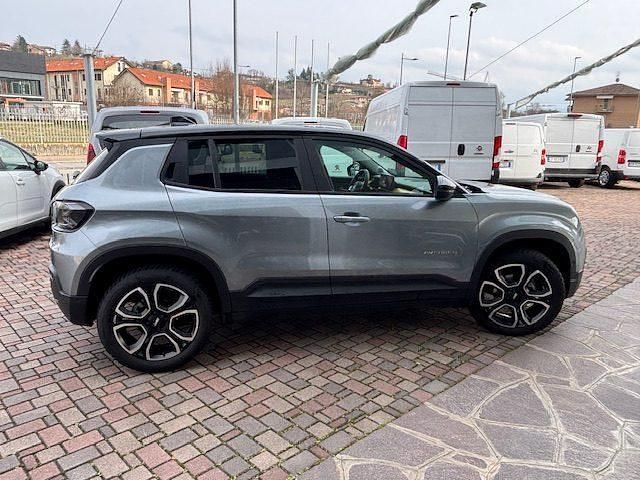 Usata Jeep Avenger Summit 101 CV (74 kW) 2024 Grigio scuro SUV
