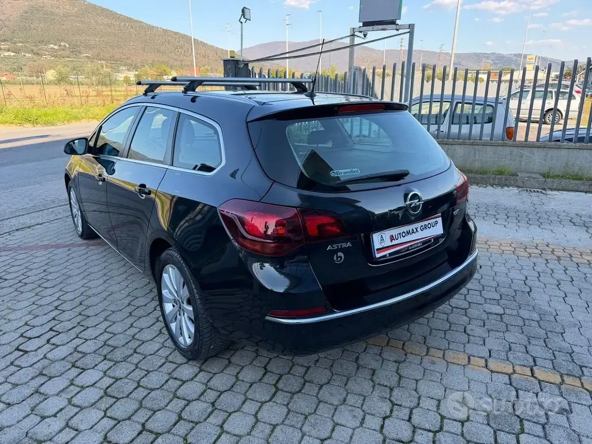 Usata Opel Astra Cosmo 130 CV (95 kW) 2014 Grigio Station wagon
