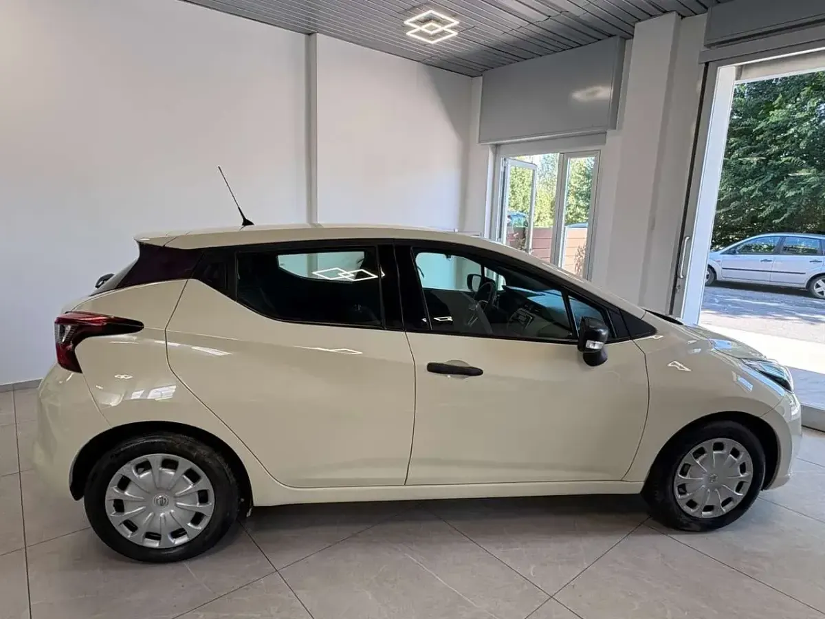 Usata Nissan Micra Acenta 71 CV (52 kW) 2018 Beige Utilitaria