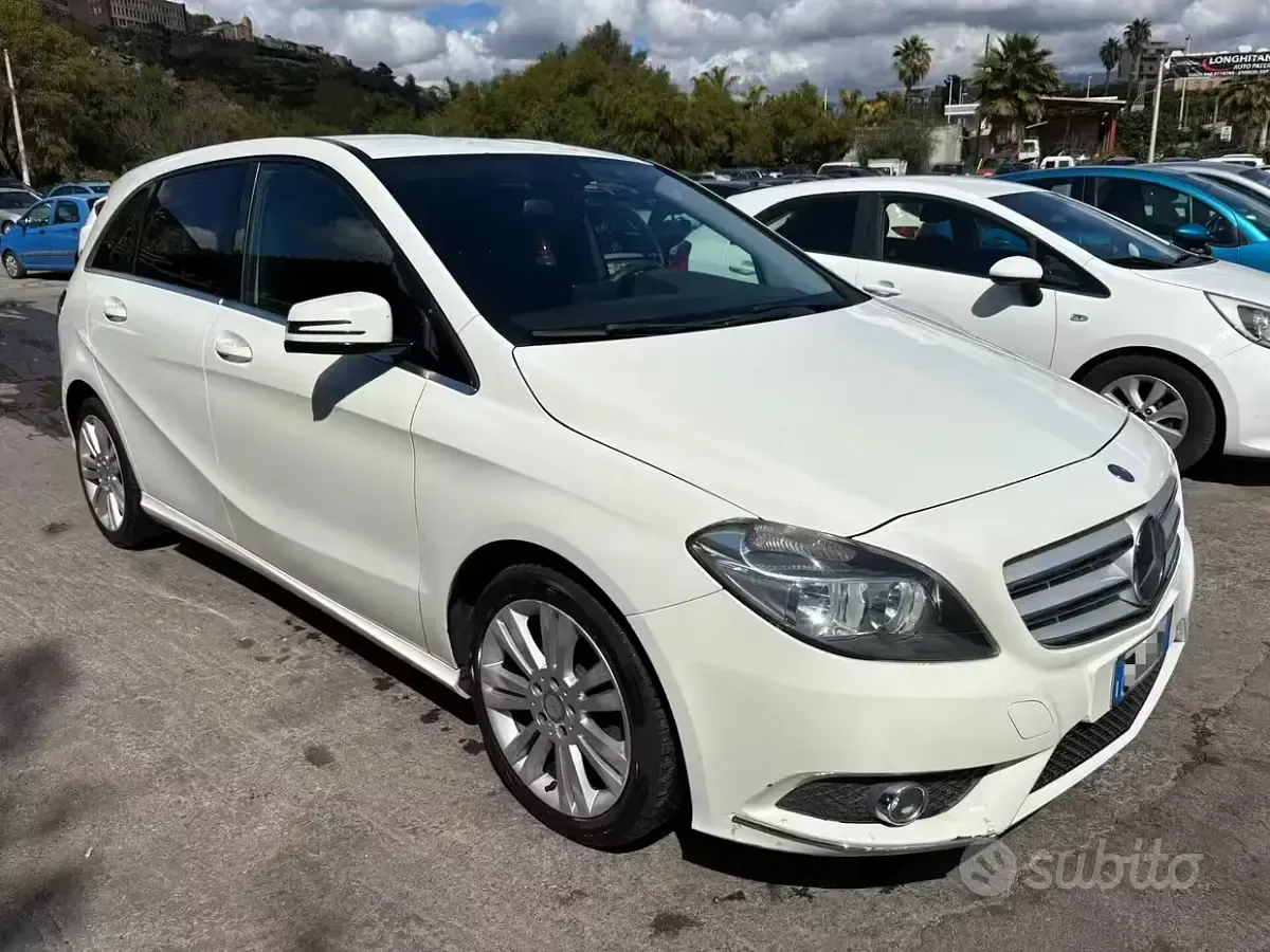 Usata Mercedes B180 Executive 109 CV (80 kW) 2013 Bianco Utilitaria