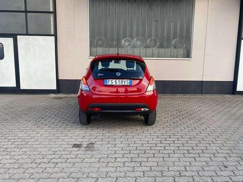 Usata Lancia Ypsilon 71 CV (52 kW) 2018 Rosso Utilitaria