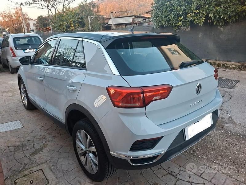 Usata VW T-Roc Advance 116 CV (85 kW) 2018 Argento SUV