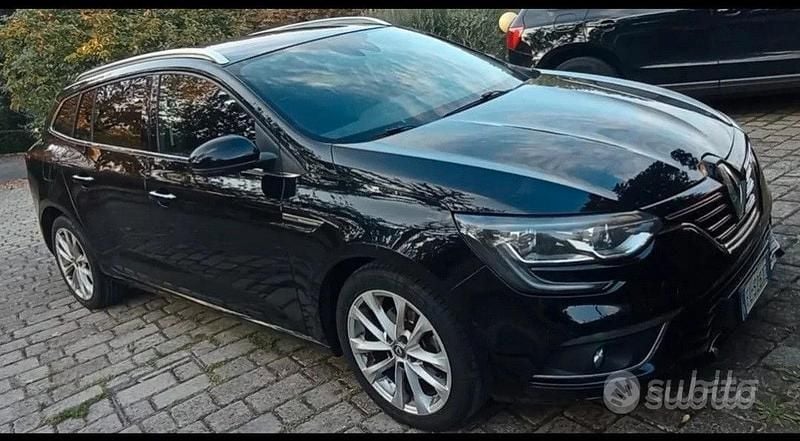 Blu Usata 2017 Renault Mégane IV Station wagon | 7000 € - Immagine 1/4
