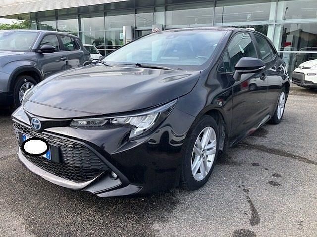 Usata Toyota Corolla Active 122 CV (89 kW) 2020 Nero metallizzato Utilitaria