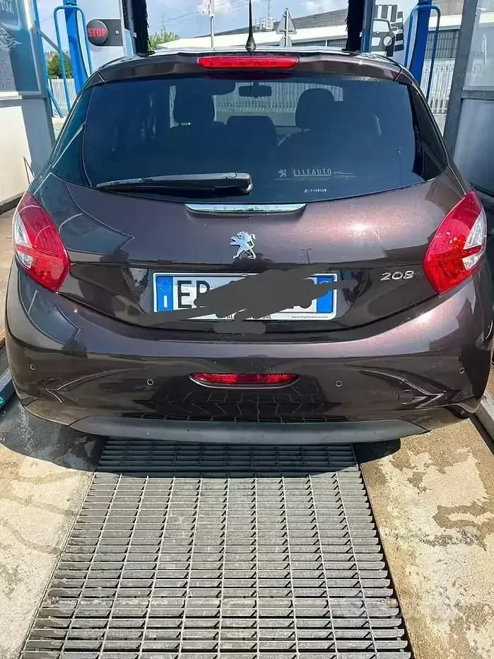 Usata Peugeot 208 82 CV (60 kW) 2013 Utilitaria