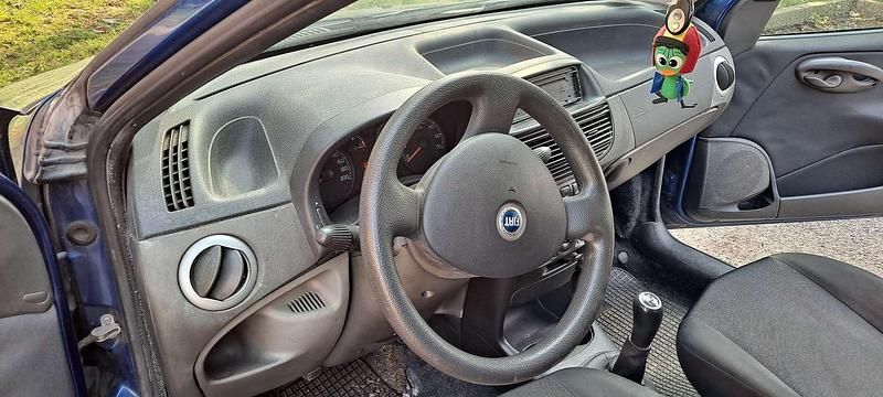 Usata Fiat Punto Classica 69 CV (50 kW) 2007 Blu/azzurro Utilitaria