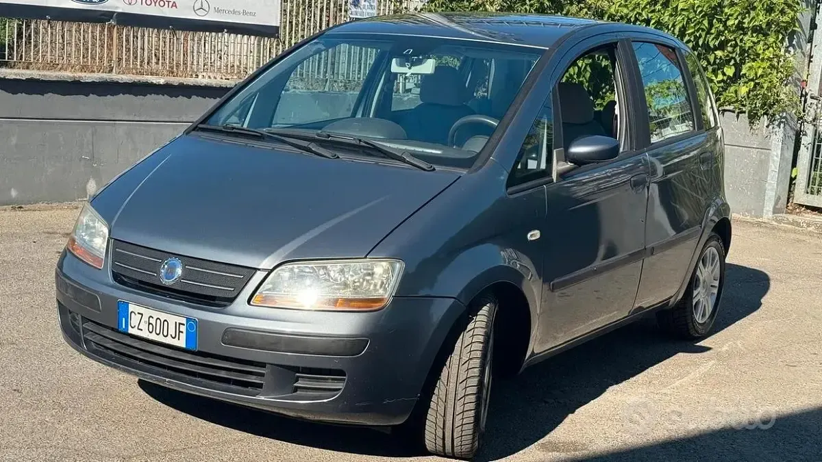Usata Fiat Idea Dynamic 95 CV (69 kW) 2006 Grigio Monovolume