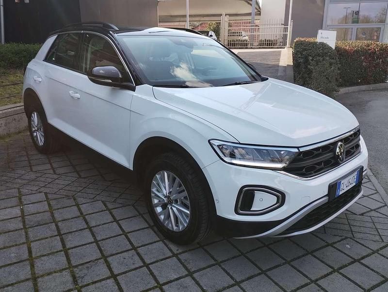 Usata VW T-Roc Life 110 CV (80 kW) 2022 Bianco SUV