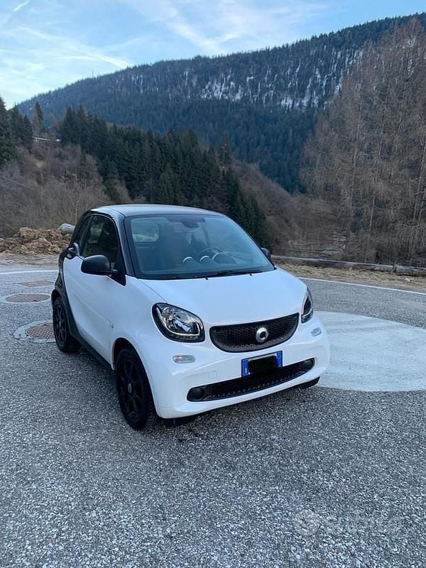 Usata 2016 Smart ForTwo Coupé Passion Due volumi | 10.500 € (Buon prezzo) - Immagine 1/4