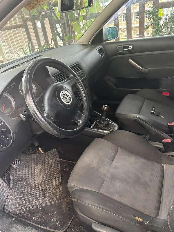 Usata VW Bora Highline 105 CV (77 kW) 2000 Grigio Berlina