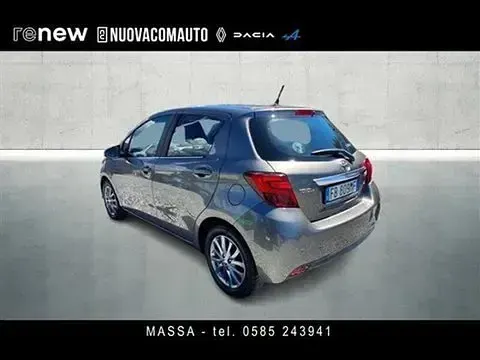 Usata Toyota Yaris Active 69 CV (50 kW) 2016 Grigio scuro Utilitaria