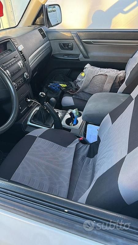 Usata Mitsubishi Pajero 200 CV (147 kW) 2011 Bianco SUV