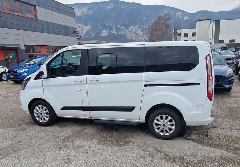 Usata Ford Tourneo Titanium 131 CV (96 kW) 2019 Bianco Monovolume