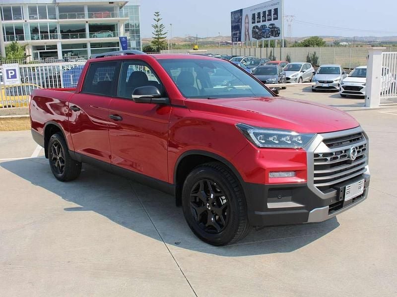 Nuova Ssangyong (KGM) Rexton 201 CV (147 kW) 2025 Rosso SUV