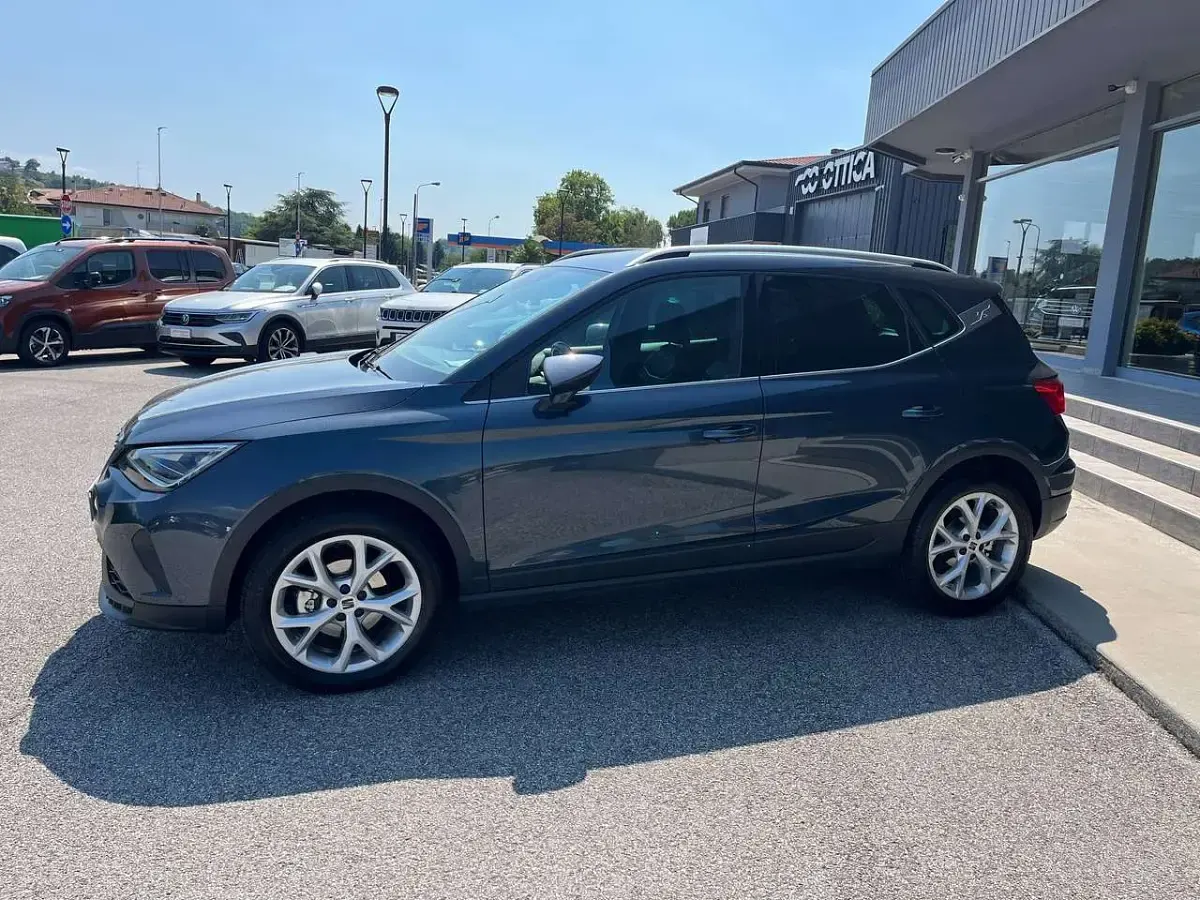 Usata Seat Arona FR 110 CV (80 kW) 2023 Grigio SUV