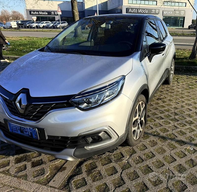 Usata Renault Captur 90 CV (66 kW) 2018 Grigio SUV