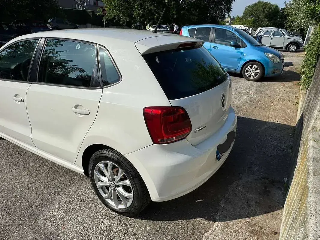 Usata VW Polo Trendline 75 CV (55 kW) 2010 Bianco Utilitaria