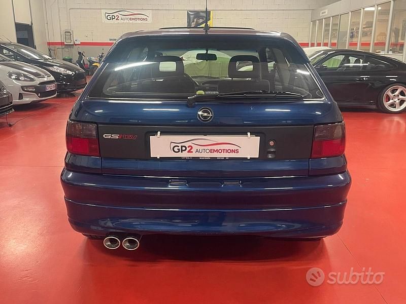 Usata Opel Astra 150 CV (110 kW) 1994 Blu Berlina