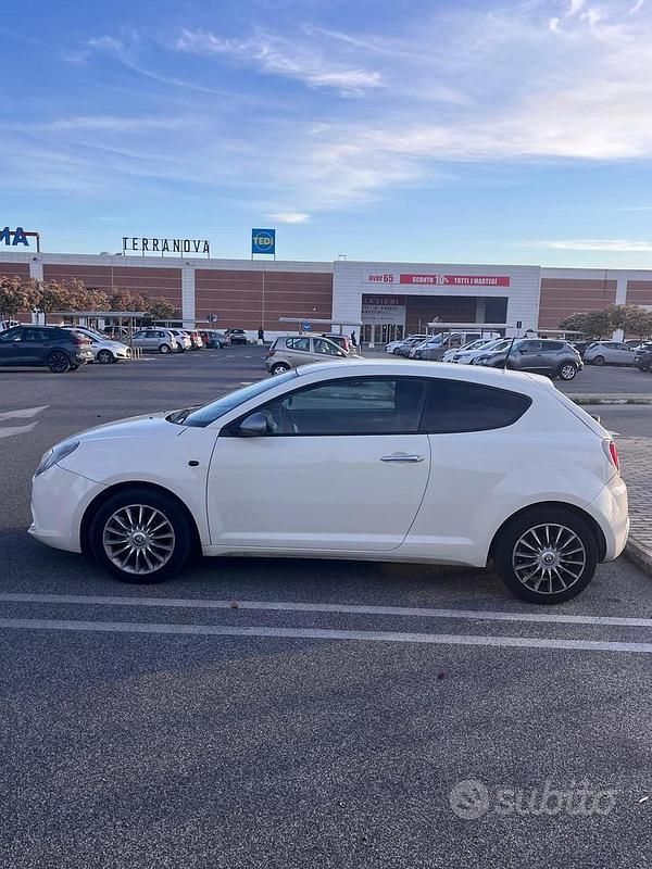 Usata Alfa Romeo MiTo 70 CV (51 kW) 2015 Bianco Utilitaria