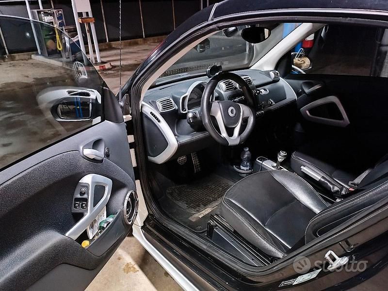 Usata Smart ForTwo Cabrio Brabus 45 CV (33 kW) 2007 Bianco Cabrio