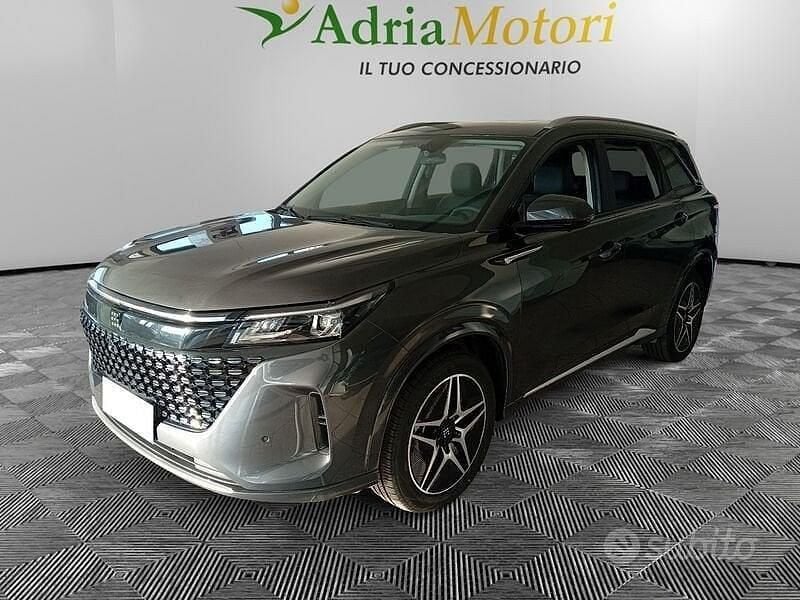 Nuova DFSK E5 184 CV (135 kW) 2025 Grigio scuro SUV