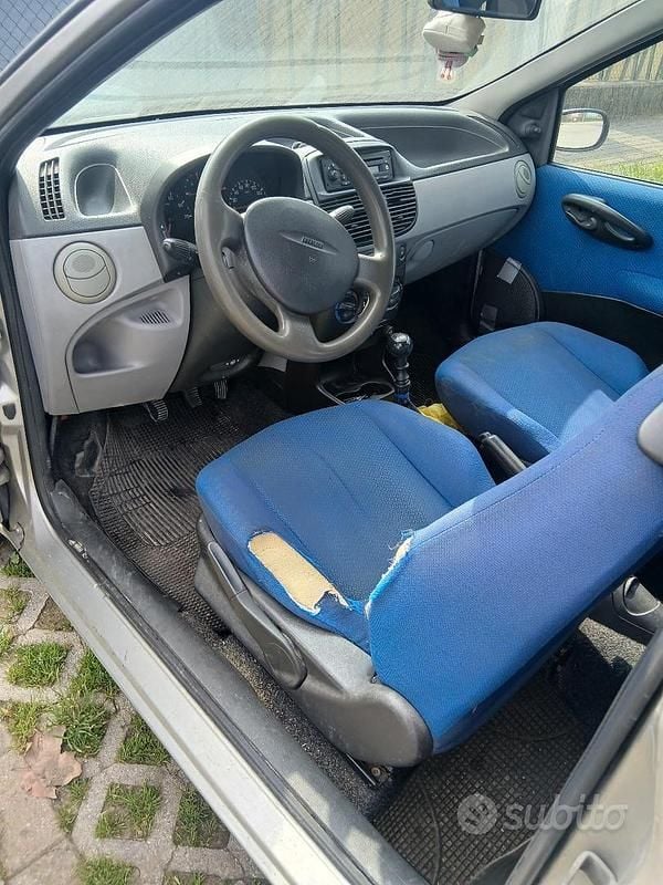 Usata Fiat Punto 2001 Grigio Utilitaria