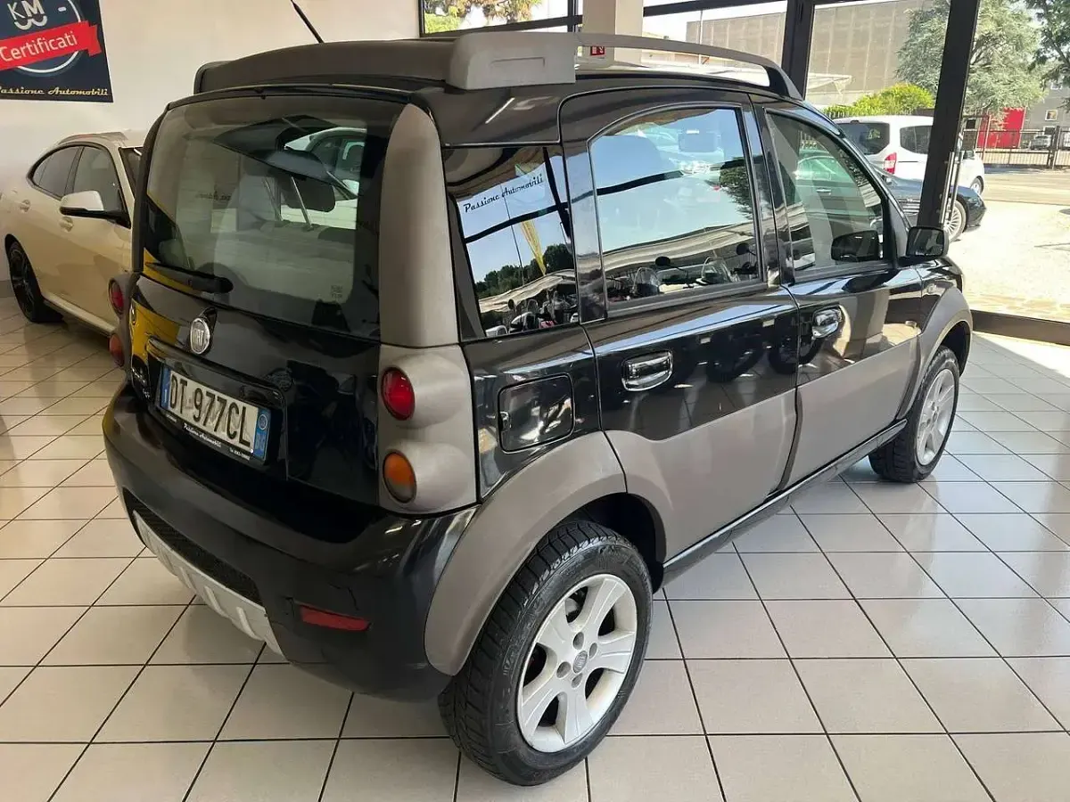Usata Fiat Panda 4x4 Cross 69 CV (50 kW) 2008 Nero Utilitaria