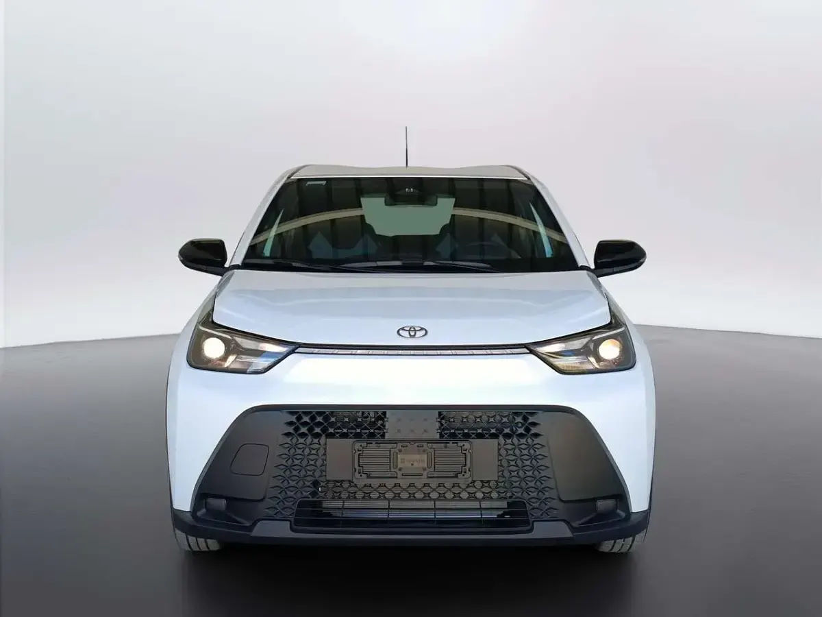 Nuova Toyota Aygo X 116 CV (85 kW) 2026 Super white SUV