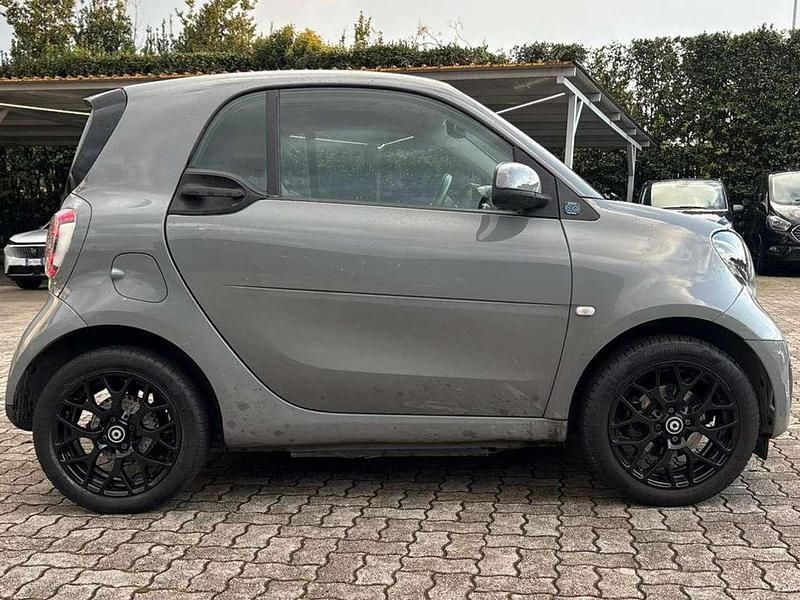 Usata Smart ForTwo Coupé 41 kW (56 CV) 2022 Grigio Utilitaria