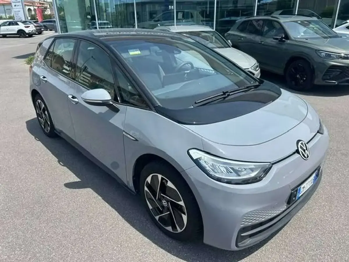 Usata VW ID.3 Pro Performance 150 kW (204 CV) 2023 Moonstone grey Utilitaria