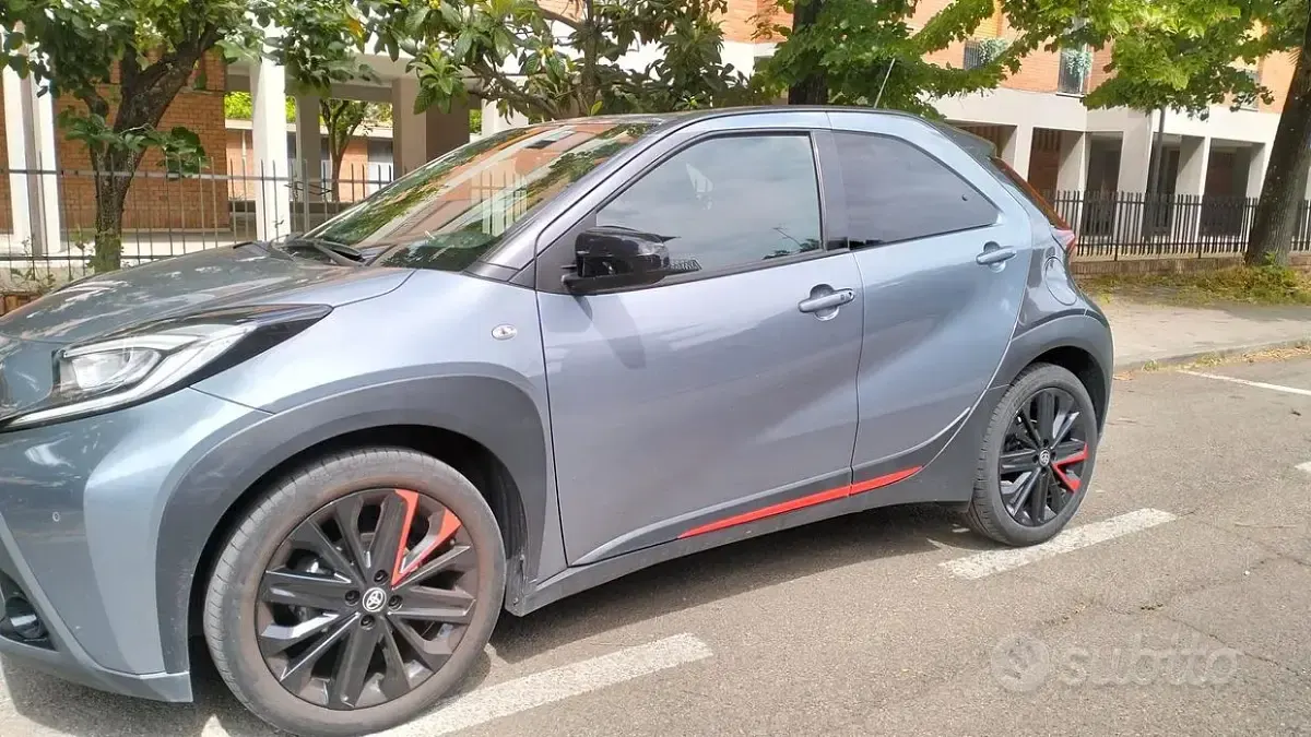 Usata Toyota Aygo X Edition 72 CV (52 kW) 2023 Nero SUV